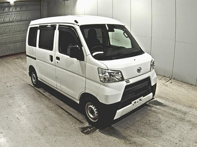 8533 Daihatsu Hijet van S331V 2018 г. (LAA Okayama)